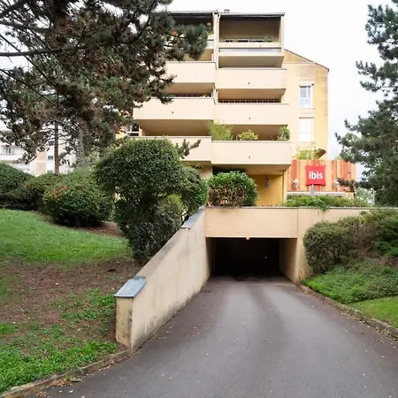Chez Louise * מץ
